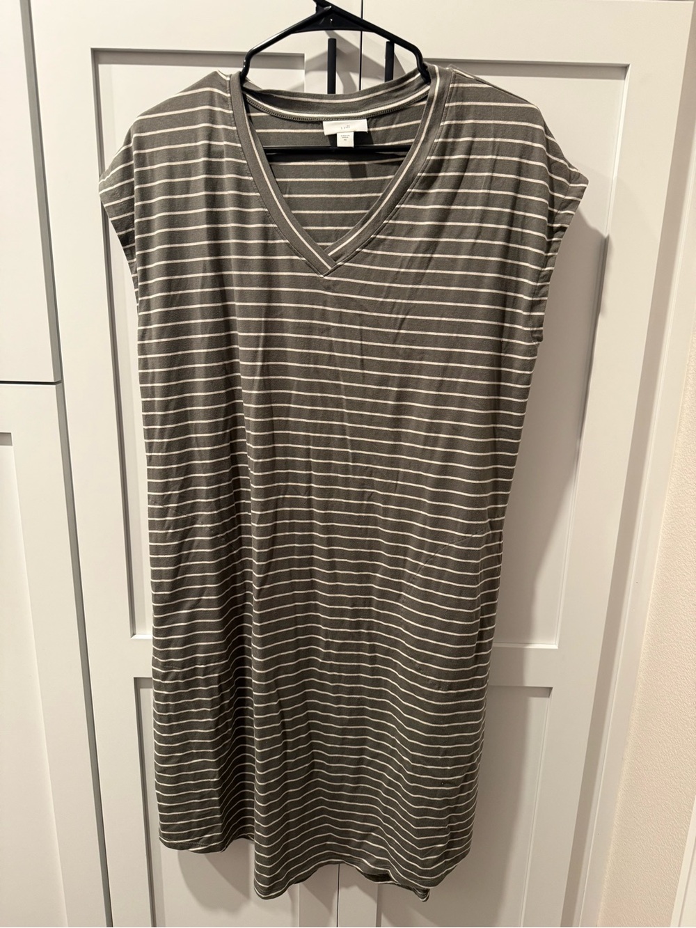 Jjill  Striped V-Neck Casual Women's Dress in Gray and White